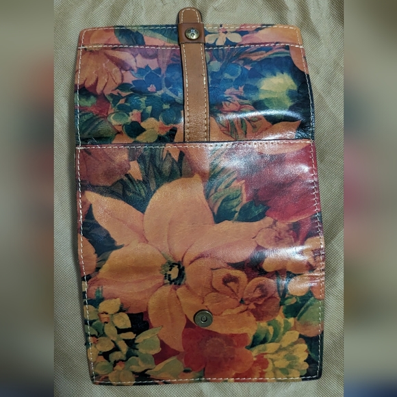 Patricia Nash Wallet - Picture 3 of 5